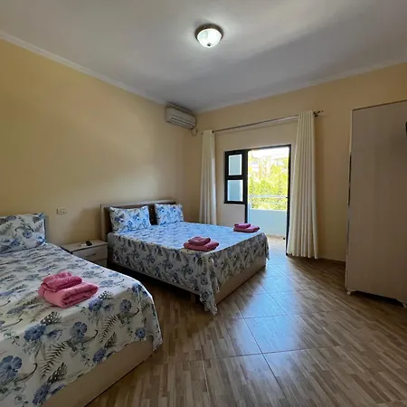 Canary Locanda Golem (Tirana)