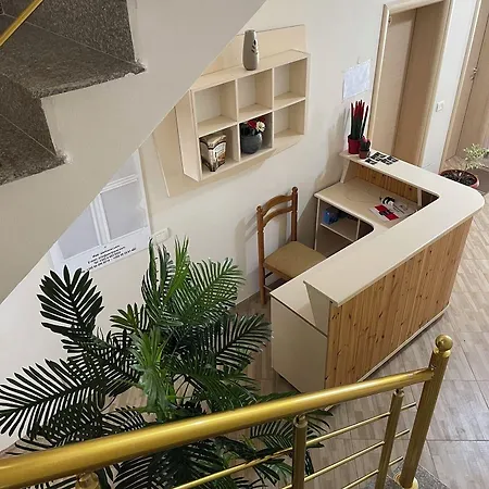 Canary Han/Misafirhane