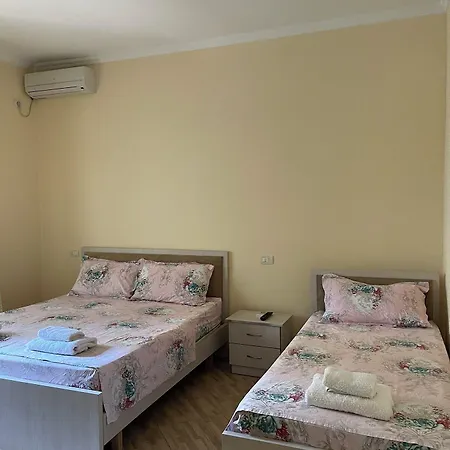 Canary Han/Misafirhane Golem (Tirana)