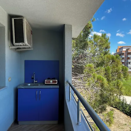 Han/Misafirhane Canary *