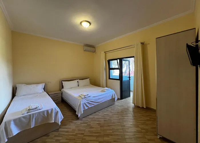 Inn Canary Golem (Tirana)